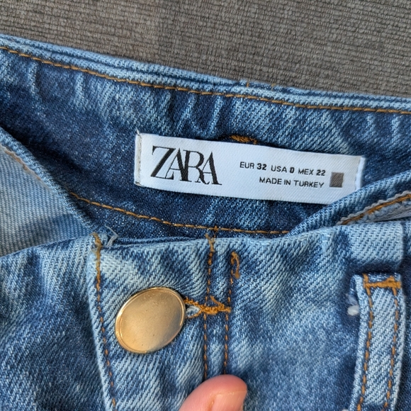 Zara Women's Blue Flare Jeans - Picture 3 of 3